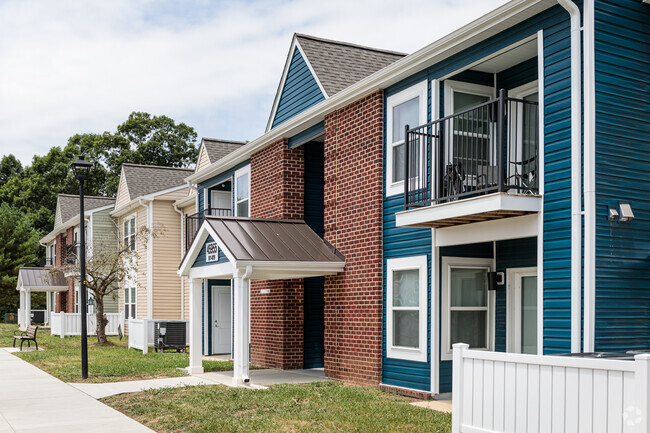 Building Photo - Admiral's Landing Rental