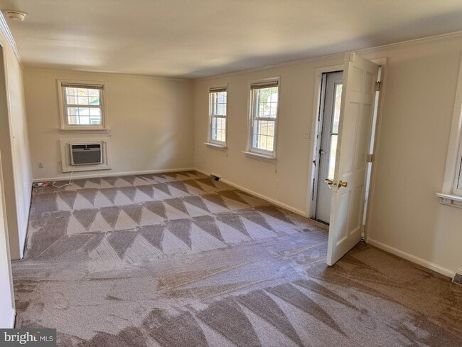 Photo - 2 Sundale Ln