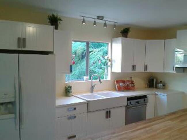 Building Photo - 2270 Boundary St Unit Upper