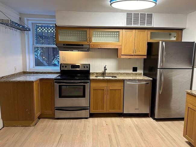 Building Photo - 520 Shawmut Ave Unit 1