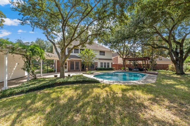 Building Photo - 15826 Jamie Lee Dr