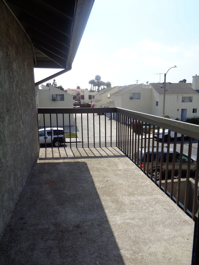 Photo - 607 E Utica Ave Unidad 607 E Utica #3