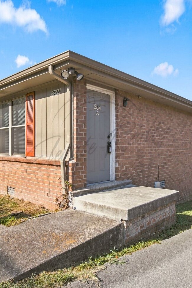 Photo - 584 Tulip Grove Rd