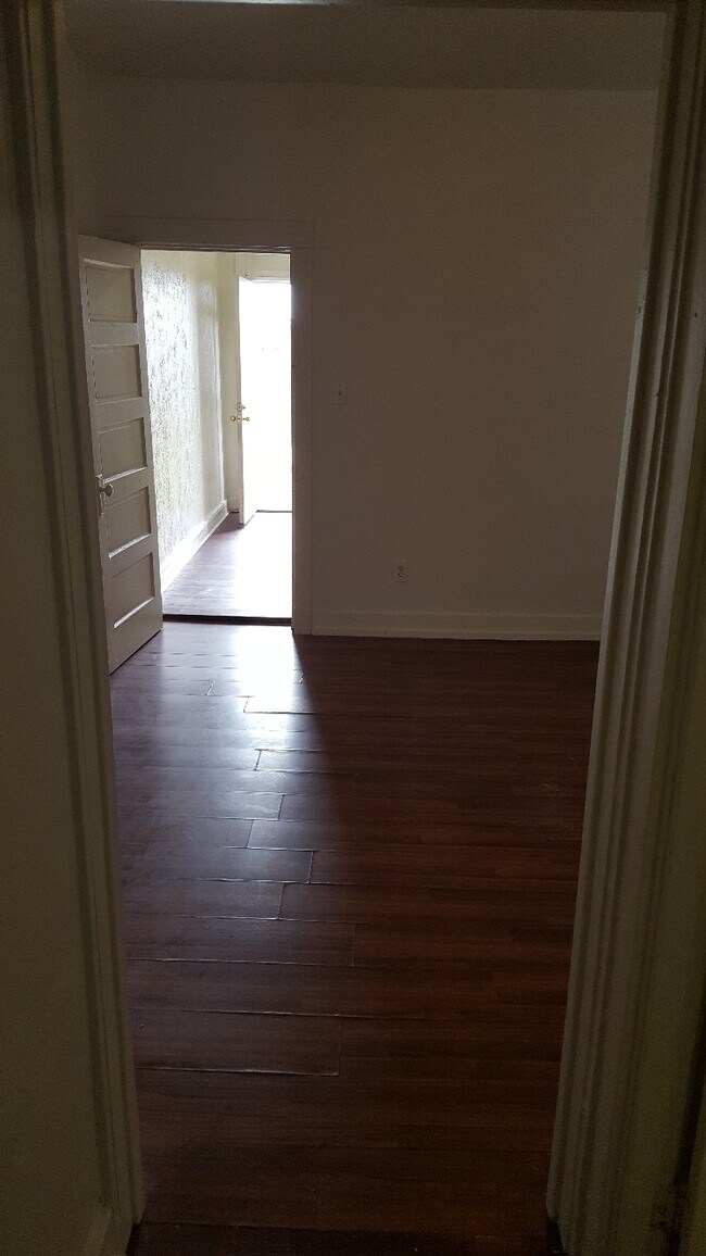 Photo - 2118 Bedford Ave Unit Rear