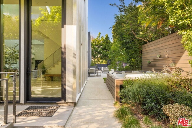 Photo - 4118 Wade St