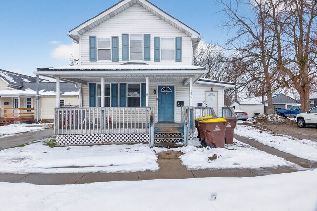 Photo - 120 S Main St Unit Upstairs