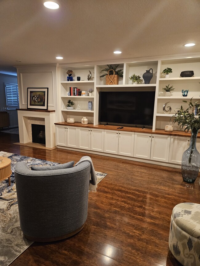 Built-In Wall Unit (Storage) - 222 7th St Unit 105