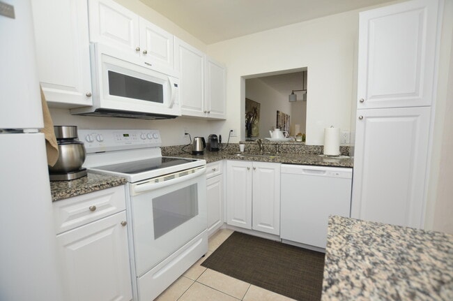Photo - 6649 Somerset Dr Unit 102