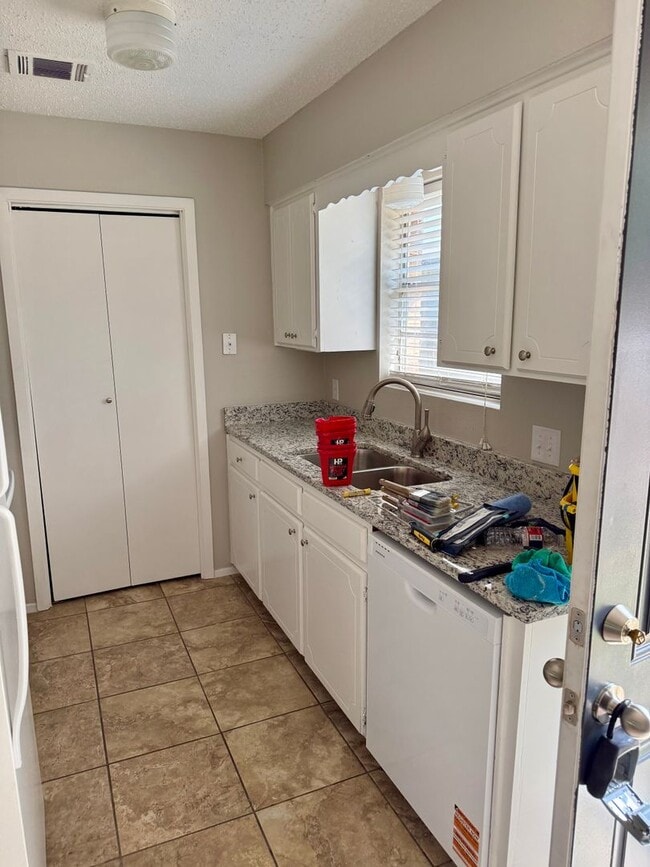 Photo - 2BD/2BA duplex in Hewitt!