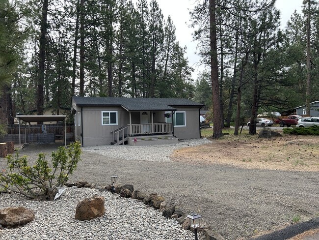 Newly Remodeled 2 Bedroom / 1 Bathroom Man... - Newly Remodeled 2 Bedroom / 1 Bathroom Man... House