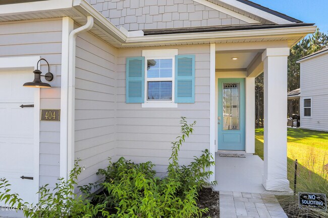 Photo - 404 Thistleton Wy