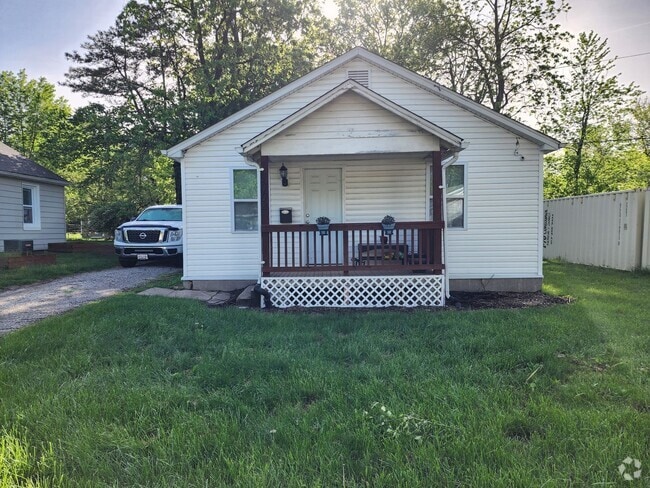 Building Photo - Charming 2 bed 1 bath home