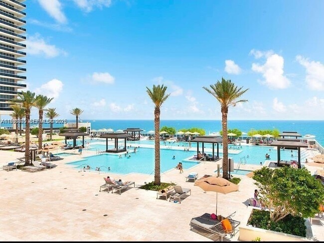 Photo - 1830 S Ocean Dr Unidad 2011