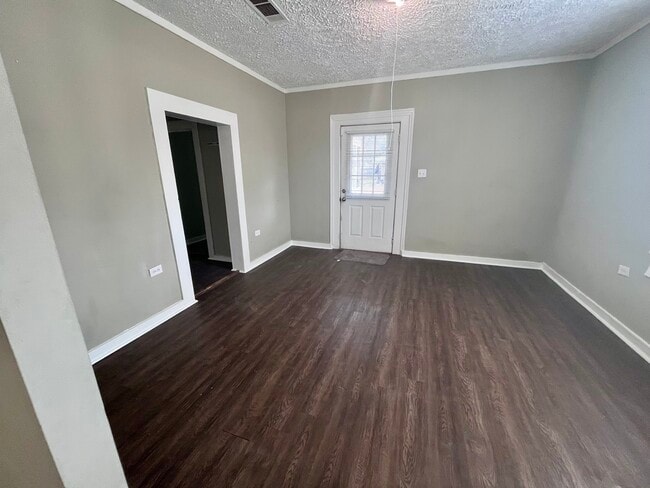 Photo - 305 Warpath Rd