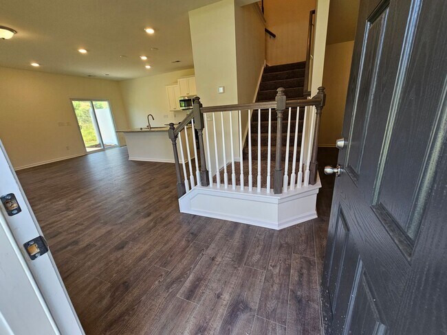 Photo - Like New End-Unit townhome in Monroe