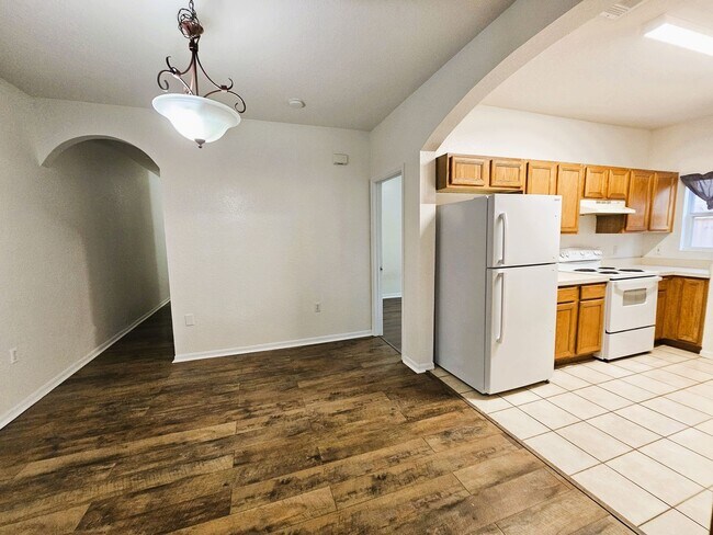Photo - 1004 Park Central Cir