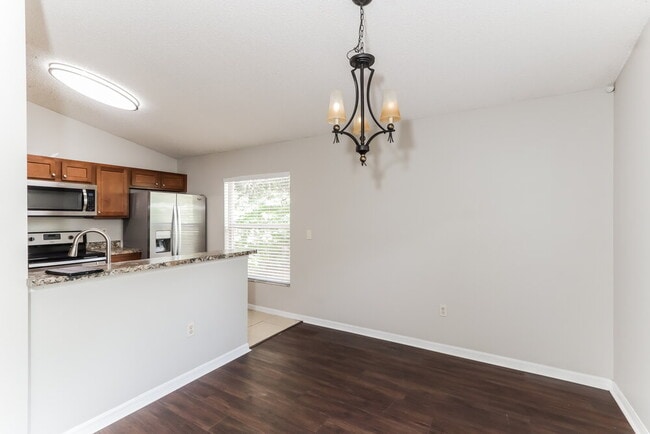 Photo - 1846 Twisting Ln
