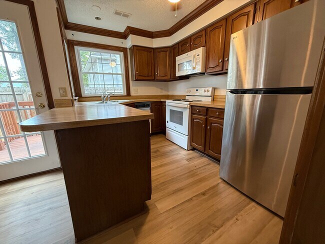 Photo - 722 Lord Dunmore Dr