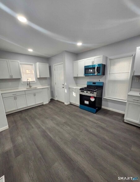 Building Photo - 1857 Central Ave