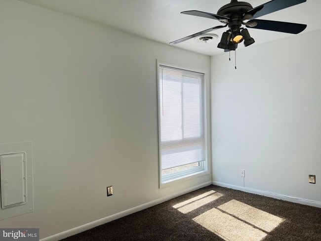 Photo - 8613 Seasons Way