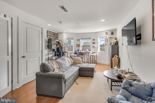 Photo - 1228 N 25th St Unit 4