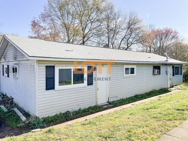 Building Photo - 10 Montis Dr Unit #13