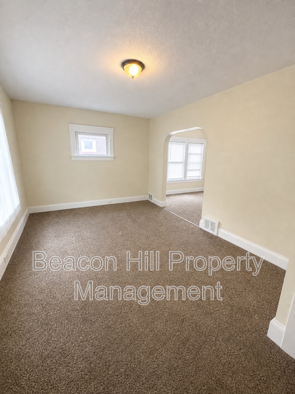 Photo - 9814 Dunlap Ave
