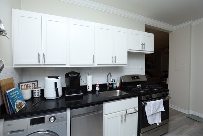 Photo - 644 W Roscoe St Unidad J09W