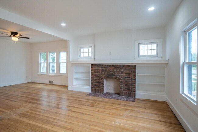 Photo - 4373 Balfour Rd