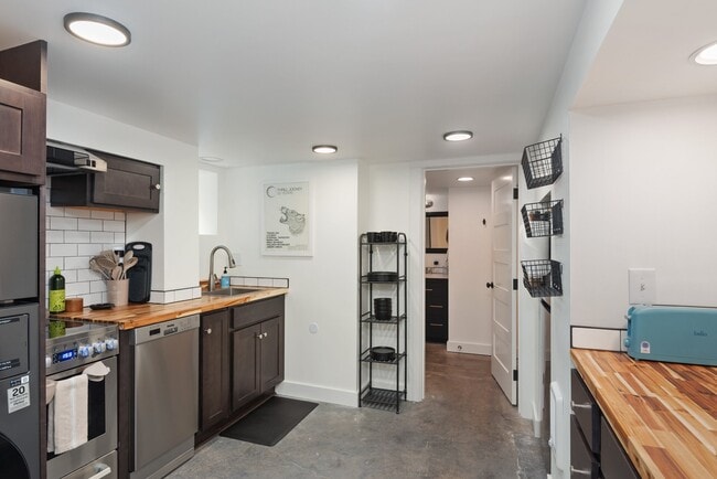 Photo - 2314 NE Flanders St