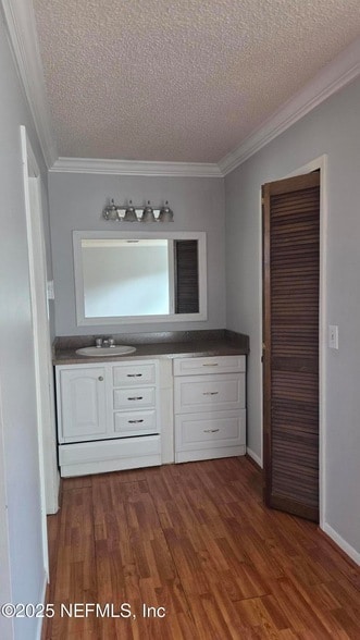 Photo - 8394 Kipling Ct