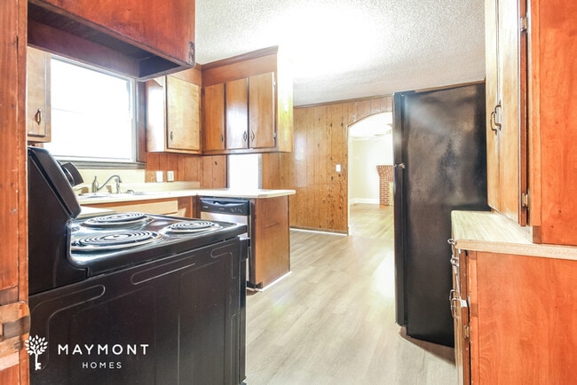 Photo - 608 S Fairfield Rd