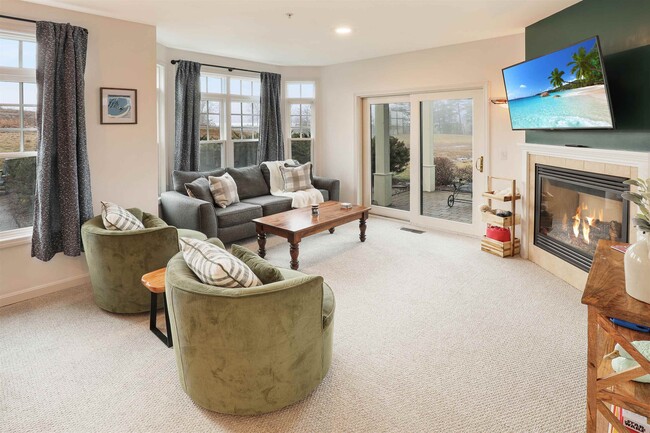 Building Photo - 43 Lafayette Rd Unit 1