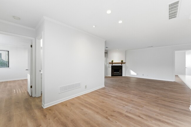 Photo - 56 Finch Trail NE