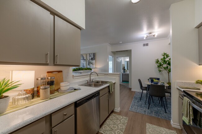 Cocina y barra de desayuno A1 recientemente remodeladas