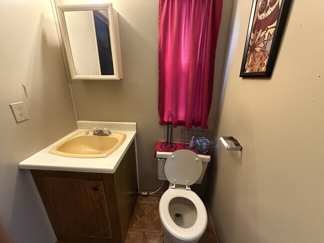 1527 W Hwy 378