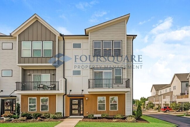 Three- Stories End Unit Town Home | Entry ... - Three- Stories End Unit Town Home | Entry ...