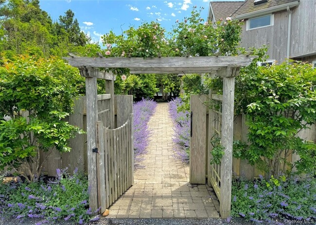 Photo - 162 Dune Rd