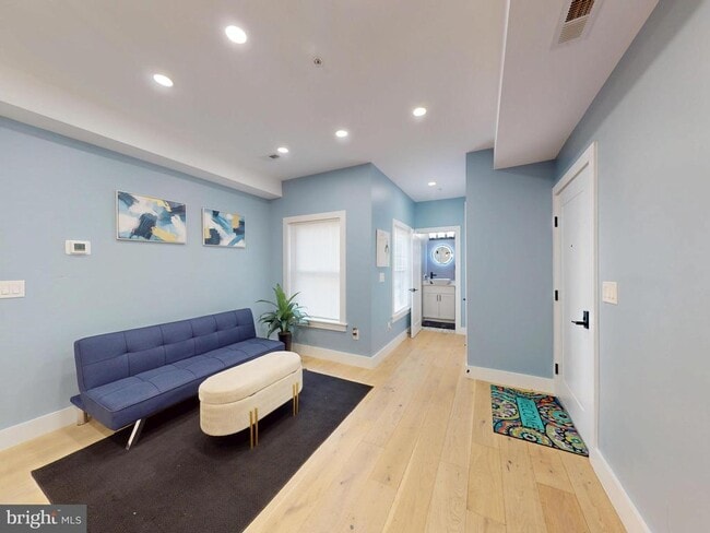 Photo - 927 Kennedy St NW Unit 303