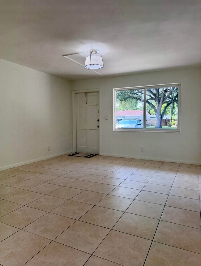 Photo - 5210 SW 90th Way Unit 2