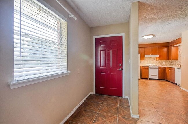 Photo - 1926 Cherokee Ln