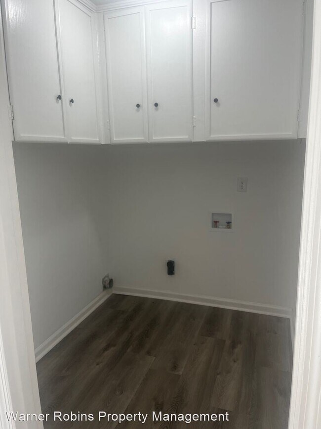 Photo - 3 br, 2 bath House - 107 Galahad Dr