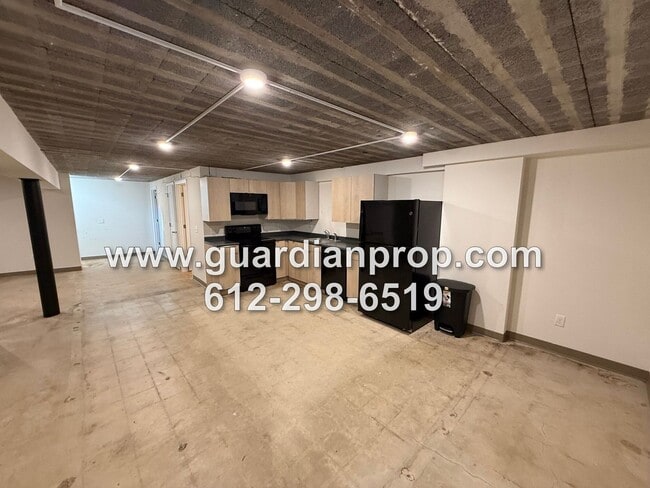 Building Photo - 7535 Cloman Way E Unit B