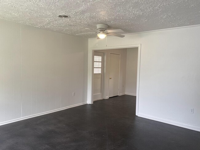 Photo - 2108 Independence St