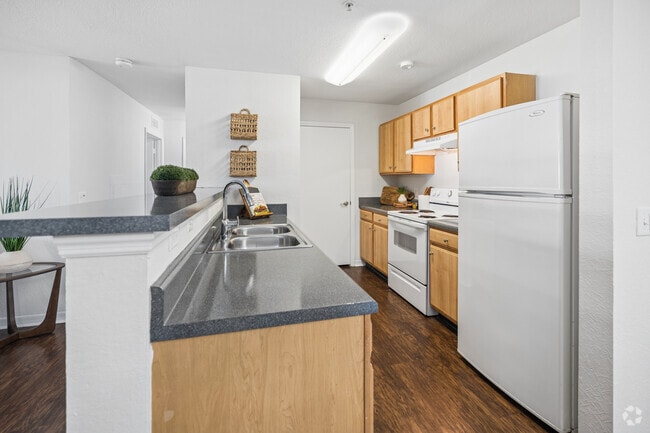 3BR, 2BA - 1,109SF - Kitchen