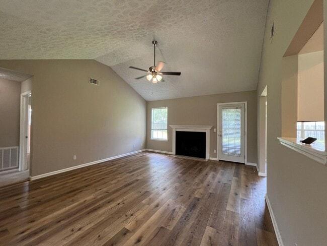 Photo - 3 bedroom 2 bath in Goshen Hills