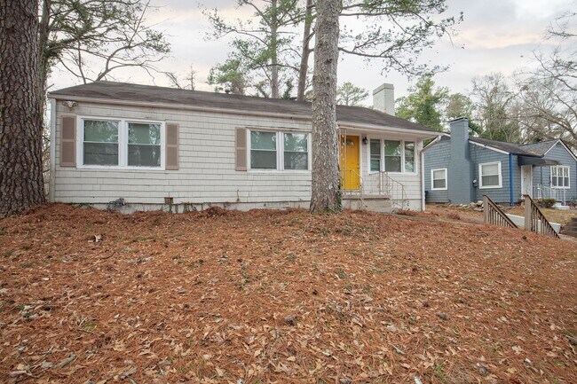 Photo - Spacious 3bd/2ba w/ Large Backyard & Close to ATL Beltline!