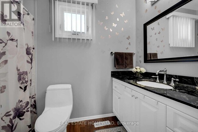 Photo - 784 Hill Gate