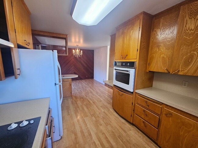 Photo - 4160 Williams St