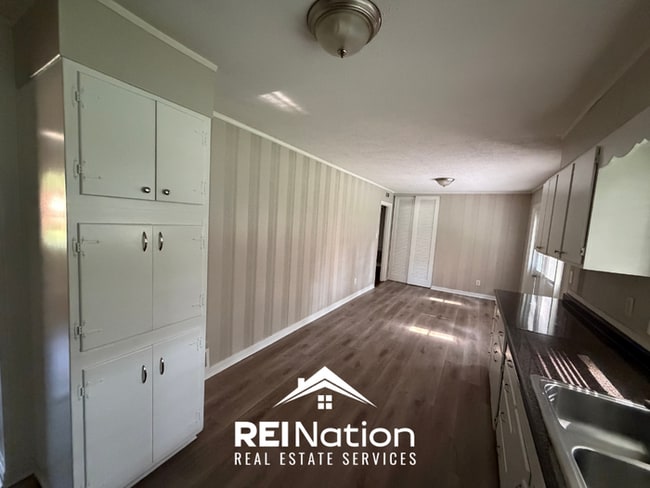 Photo - 3BR/2BA Center Point Rental with Hardwood Floors Throughout & Fenced Backyard
